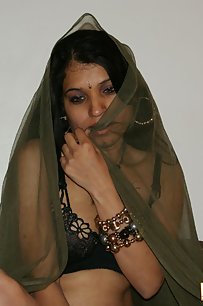 Sexy Kavya Sharma Nude Photos