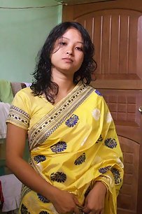 Sexy Padma Bhabhi Exposed Her Off