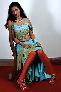 Horny Indian Girl Posing Sexy On Cam