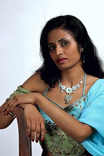 Horny Indian Girl Posing Sexy On Cam