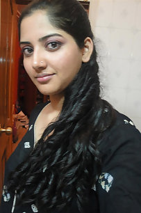 Hot Indian Babe Saraswati Does A Mean tease in toilet