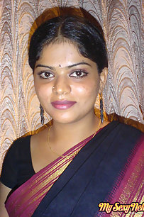 Sexy Neha wants her hubby to worhsip her and fuck her hard