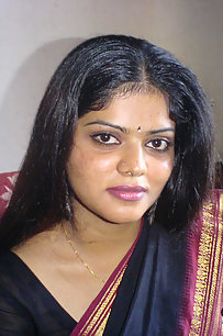 Sexy Neha wants her hubby to worhsip her and fuck her hard