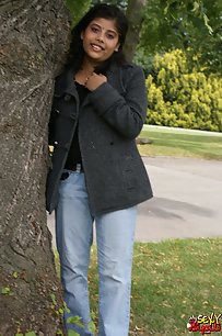 Exhibitionist Indian Babe Rupali In Park