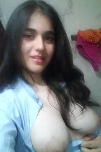 sweet indian girl shooting her own naked pics