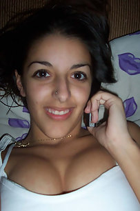 indian girl taking her naked pics in toilet