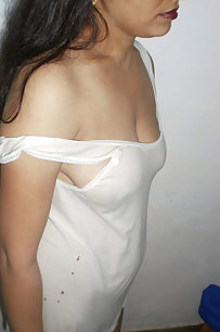 hot indian girls posing naked on camera