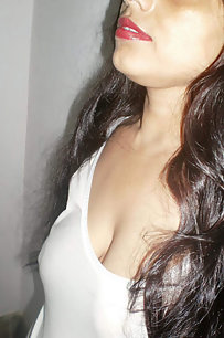 hot indian girls posing naked on camera