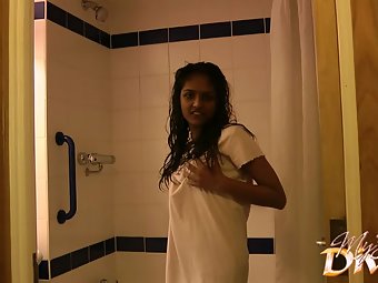 Indian babe Divya in shower masturbating on camera
