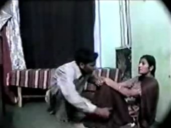 Horny Pakistani Couple Sex Scandal MMS