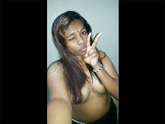 Hot Indian Cochin Babe Showing Big Boobs