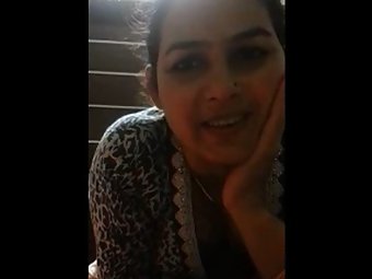 Hot Indian Sex Mature Bhabhi Sending Love To Her Husband
