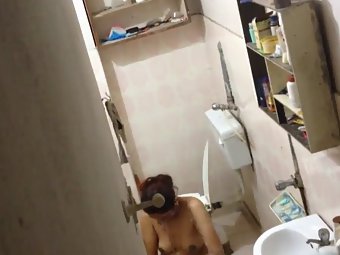 Next Door Indian Housewife Filmed By Neighbor Taking Shower