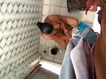 Mallu Amateur Aunty Filmed Taking Bath In Toilet